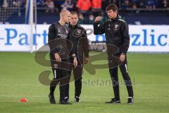 2.BL; FC Schalke 04 - FC Ingolstadt 04; Athletik-Trainer Luca Schuster (FCI) Co-Trainer Asif Saric (FCI) Co-Trainer Thomas Karg (FCI)