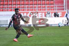 2.BL; FC Ingolstadt 04 - SV Sandhausen; Freistoß Hans Nunoo Sarpei (18 FCI)