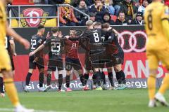 3. Liga; FC Ingolstadt 04 - SG Dynamo Dresden; Neuzugang Sebastian Grönning (11, FCI) Tor Jubel Treffer Schuß 2:0 Benjamin Kanuric (8, FCI) Mladen Cvjetinovic (19, FCI) Jannik Mause (7, FCI) Simon Lorenz (32, FCI) Moritz Seiffert (23, FCI) Marcel Costly