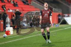 3. Liga; FC Ingolstadt 04 - SC Verl; Torchance verpasst, ärgert sich Jannik Mause (7, FCI) hinten Hände vor das Gesicht Cheftrainer Michael Köllner (FCI)