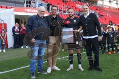 3. Liga - Saison 2024/25 - FC Ingolstadt 04 - SV Wehen Wiesbaden - Verabschiedung  - Vorsitzender des Vorstandes Peter  Jackwerth (FCI) - Karl Meier - David Kopacz (Nr.29 - FCI) - Geschäftsführer Sport und Kommunikation Dietmar Beiersdorfer (FCI) - XXXXX 