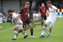 3.Liga - Saison 2023/2024 - SC Verl - FC Ingolstadt 04 - Benjamin Kanuric (Nr.8 - FCI) - Tom Baack (Nr.5 - Verl) - Yari Otto (Nr.28 - Verl) -  - Foto: Meyer Jürgen