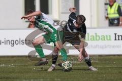 Landesliga - Saison 2025/26 - SV Manching - TSV Schwabmünchen - Luca Oehler (Nr.3 - SV Manching) - Gumpinger Richard schwarz Schwabmünchen - Foto: Meyer Jürgen