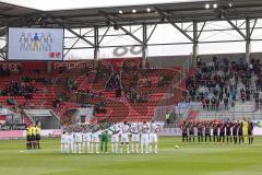 2.BL; FC Ingolstadt 04 - FC ST. Pauli; vor dem Spiel Schweigeminute für die Ukraine