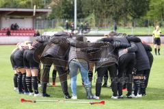 2. Frauen-Bundesliga - Saison 2021/2022 - FC Ingolstadt 04 - SV Henstedt-Ulzburg - Die Mannschaft bildet einen Kreis vor dem Spiel - Foto: Meyer Jürgen