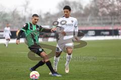 3. Liga; Testspiel, FC Ingolstadt 04 - SpVgg Greuther Fürth; Zweikampf Kampf um den Ball Maximilian Dietz (30 Fürth) Justin Butler (31, FCI)