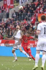 3. Liga; Rot-Weiss Essen - FC Ingolstadt 04; Zweikampf Kampf um den Ball Lukas Fröde (34, FCI) Kaparos Jimmy (8 RWE)
