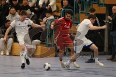 Lotto Bayern Hallencup - Lindenkreuzhalle Saison 2024/25 - FC Deisenhofen - Türk SV Ingolstadt - Daniel Drotleff rot Türk SV Ing. - Noah Semmler weiss Deisenhofen rechts - Foto: Meyer Jürgen