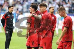 3. Liga; MSV Duisburg - FC Ingolstadt 04; Niederlage, hängende Köpfe 2:1, Spieler bedanken sich bei den mitgereisten Fans, Davide Sekulovic (33, FCI) Jonas Scholz (15, FCI) Mads Borchers (9, FCI) Gustav Christensen (24, FCI)