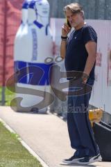 Bayernliga Süd - Saison 2022/2023 - FC Ingolstadt 04 II -  Trainingsauftakt - Dietmar Beiersdorfer Geschäftsführer Sport & Kommunikation beim telefonieren - Foto: Meyer Jürgen