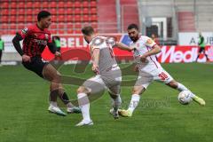 3. Liga; FC Ingolstadt 04 - Rot-Weiss Essen; David Udogu (47, FCI) Zweikampf Kampf um den Ball Herzenbruch Felix ( RWE) Kefkir Oguzhan ( RWE)