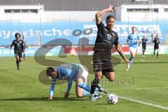 Toto Pokal - TSV 1860 München - FC Ingolstadt 04 - Justin Butler (31, FCI) Zweikampf