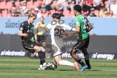 3. Liga; FC Ingolstadt 04 - Hannover 96 II; Zweikampf Kampf um den Ball Deniz Zeitler (38, FCI) Niklaus Jeremie (29 H96) Uhlmann Eric (10 H96)