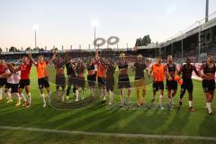 3.Liga - Saison 2022/2023 - VFL Osnabrück - FC Ingolstadt 04 - Das Spiel ist aus - Jubel - Die Mannschaft feiert mit den fans - Foto: Meyer Jürgen