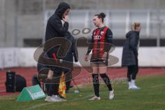 2. Bundesliga Frauen - Saison 2024/25 - FC Ingolstadt 04 Frauen - Eintracht Frankfurt II - Cheftrainer Benjamin Stolte (FCI Frauen) gibt Anweisungen an - Paula Vidovic (Nr.11 - FCI Frauen) - Foto: Meyer Jürgen