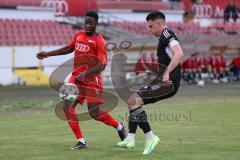 Bayernliga Süd - Saison 2022/2023 - FC Ingolstadt 04 - FC Memmingen - Ibrahim Madougou (Nr.9 - FCI II) - Jakob Gräser schwarz Memmingen - Foto: Meyer Jürgen