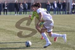 U17 DFB-Nachwuchsliga - Saison 2024/25 - FC Ingolstadt 04 - TSG Hoffenheim - Maximilian Wagner weiss FCI - Jakob Meeß gelb Hoffenheim - Foto: Meyer Jürgen