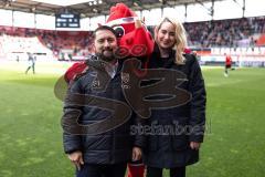 3. Liga; FC Ingolstadt 04 - MSV Duisburg; Maskottchen Schanzi Interview Kaufmännischer Leiter Florian Günzler und Oberregierungsrätin Kathrin Lesiak