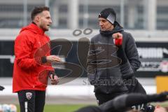 2.BL; FC Ingolstadt 04 - Training, neuer Cheftrainer Rüdiger Rehm, Pressekonferenz, Cheftrainer Rüdiger Rehm (FCI) leitet erstes Training im Gespräch mit Patrick Schmidt (32, FCI) der verletzt war