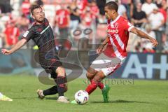 3. Liga - Saison 2025/26 - Energie Cottbus - FC Ingolstadt 04  - Max Besuschkow (Nr.17 - FC Ingolstadt 04) - Nyamekye Awortwie-Grant (Nr.23 - FC Energie Cottbus) - Foto: Meyer Jürgen