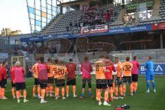3.Liga - Saison 2023/2024 - SC Freiburg II - FC Ingolstadt 04 - die Spieler bedanken sich bei den Fans - jubel - Foto: Meyer Jürgen