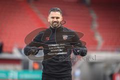 3. Liga; FC Ingolstadt 04 - SV Sandhausen; vor dem Spiel Pascal Testroet (37, FCI) mit Sondertrikot Charity Delani