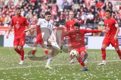 3. Liga; Rot-Weiss Essen - FC Ingolstadt 04; Torchance verpasst Felix Keidel (43, FCI) Rios Alonso José-Enrique (23 RWE) verhindert