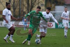 Bezirksliga - Saison 2025/26 - FC Gerolfing - DJK München - Donat Bashota (Nr.24 - FC Gerolfing) - Dennis Appiiah weiss München links - Mustafa Yemin weiss München - Foto: Meyer Jürgen