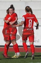 2. Fußball-Liga - Frauen - Saison 2022/2023 - FC Ingolstadt 04 - FSV Gütersloh - Der 2:1 Führungstreffer durch Vidovic Paula (Nr.11 - FC Ingolstadt 04 ) per Freisstoss direkt verwandelt - jubel - Mailbeck Alina (Nr.8 - FC Ingolstadt 04 ) -  - Foto: Meyer 