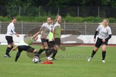 2. Frauen-Bundesliga - Saison 2021/2022 - FC Ingolstadt 04 - MSV Duisburg - Die Spielerinnen vor dem Spiel beim warm machen - Foto: Meyer Jürgen