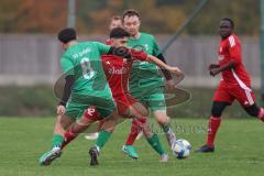 Kreisklasse - Saison 2025/26- TSV Lenting - Türkisch SV Ingolstadt - Baha Asici rot Türk SV - Albijan Musliu grün Lenting - Foto: Meyer Jürgen