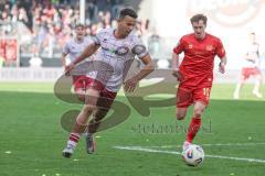 3. Liga - Saison 2025/26 - SV Wehen/Wiesbaden - FC Ingolstadt 04  - Fabian Greilinger (Nr.18 - Wiesbaden) - Marcel Costly (Nr.22 - FCI) - Foto: Meyer Jürgen
