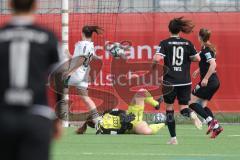 2. Bundesliga Frauen - Saison 2023/24 - FC Ingolstadt 04 Frauen - Borussia Mönchen Gladbach - Torwart Franziska Maier (Nr.1 - FCI) - Köpp Leonie weiss Gladbach - Foto: Meyer Jürgen