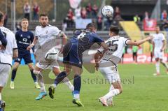 3. Liga; VfB Oldenburg - FC Ingolstadt 04; Zweikampf Kampf um den Ball Pascal Testroet (37, FCI) Zietarski Robert (8 VfB) Arian Llugiqi (25, FCI)