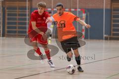 Hallenturnier MTV Ingolstadt - Saison 2025/26 - SV Zuchering - SV Kasing - Leopold Fröhlich rot Zuchering - Emre Erbas orange Kasing - Foto: Meyer Jürgen