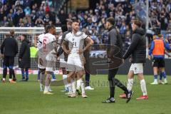 3. Liga; Arminia Bielefeld - FC Ingolstadt 04; Niederlage, hängende Köpfe Leon Guwara (6, FCI) Ryan Malone (16, FCI) Jannik Mause (7, FCI)