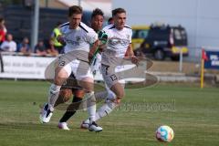 Testspiel - SpVgg Greuther Fürth - FC Ingolstadt 04 - Denis Linsmayer (Nr.23 - FCI) - Sieb Armindo (#30 Fürth) - Nils Röseler (Nr.13 - FCI) - Foto: Jürgen Meyer