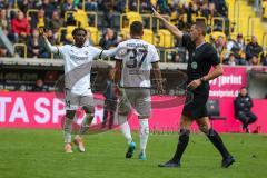 3.Liga - Saison 2022/2023 - Dynamo Dresden - FC Ingolstadt 04 - Hans Nunoo Sarpei (Nr.14 - FCI) enttäuscht nach einer vergebenen Chance - Pascal Testroet (Nr.37 - FCI) - Foto: Meyer Jürgen