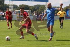 Kreisliga - Saison 2025/26- SV Hundszell - SV Zuchering - Paul Wärmann rot Zuchering - Marcel Nicht blau Hundszell - Foto: Meyer Jürgen