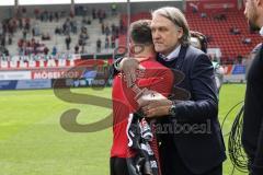 2.BL; FC Ingolstadt 04 - FC Hansa Rostock; Dennis Eckert Ayensa (7, FCI) Geschäftsführers Dietmar Beiersdorfer (FCI Sport Kommunikation) verlässt den Verein