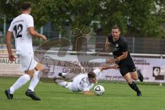 Kreisliga - Saison 2022/2023 - TSV Gaimersheim - SV Hundszell - Maximilian Friebe schwarz Hundszell flankt zum 0:1 Führungstreffer durch Marcel Posselt Hundzell - Jubel - Lucas Goetz weiss Gaimersheim - Foto: Meyer Jürgen