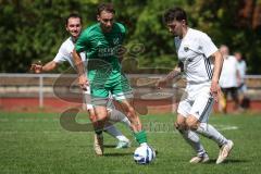Kreisklasse - Saison 2026/27- TSV Lenting - FC Arnsberg-  - Dennis Volk grün Lenting -  - Nico Neubauer weiss Arnsberg - Foto: Meyer Jürgen