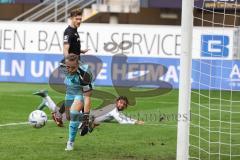 3. Liga; SC Verl - FC Ingolstadt 04; Torwart Marius Funk (1, FCI) Akono Cyrill (14 Verl) Calvin Brackelmann (17, FCI)