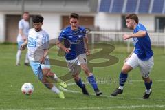 Kreisklasse - Saison 2025/26- TSV Großmehring - SV Oberstimm-  - Leutrim Beka weiss Oberstimm  - Johannes Brunnhuber blau Großmehring - Benedikt Neubauer blau Großmehring #17 - Foto: Meyer Jürgen