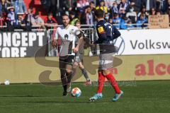 2.BL; Holstein Kiel - FC Ingolstadt 04 - Rico Preißinger (6, FCI) Arslan Ahmet (7 Kiel)