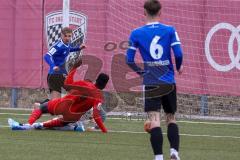 A - Junioren Bundesliga Süd/Südwest -  Saison 2021/2022 - FC Ingolstadt 04 - 1. FC Saarbrücken - Madougou Ibrahim (#9 FCI) - Hartz Elias Torwart Saarbrücken - Foto: Meyer Jürgen