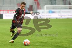 2.BL; FC Ingolstadt 04 - Hannover 96; Schuß Flanke Jan Hendrik Marx (26, FCI)
