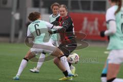 2. Bundesliga Frauen - Saison 2025/26 - FC Ingolstadt 04 Frauen - FFC Turbine Potsdam - Nina Penzkofer (Nr.29 - FC Ingolstadt Frauen I) - Schmid Mia weiss Potsdam - Foto: Meyer Jürgen