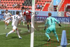 3.Liga - Saison 2022/2023 - FC Ingolstadt 04 -  1. FC Saarbrücken -Dominik Franke (Nr.3 - FCI) - Torwart Daniel Batz (Nr.1 - 1. FC Saarbrücken) - Bjarne Thoelke (Nr.16 - 1. FC Saarbrücken) -  -  Foto: Meyer Jürgen