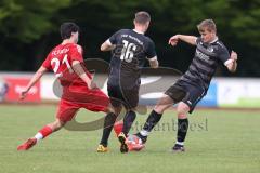 Bezirksliga - Saison 2025/26 - FC Fatih Ingolstadt - TSV Rohrbach - Philipp Feder mitte schwarz Rohrbach - Nico Elfinger schwarz Rohrbach - Muhammedcan Tural rot Fatih - Foto: Meyer Jürgen